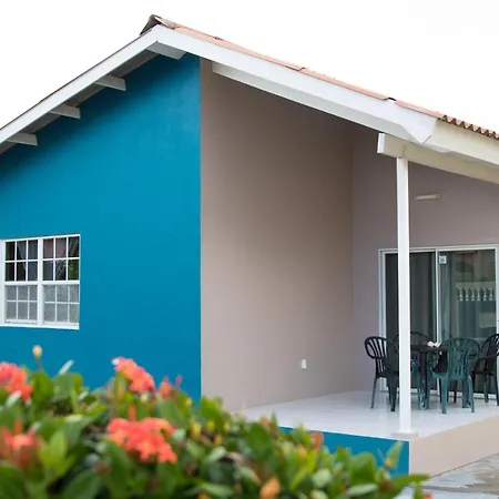 Casa Peters - Vacation House Near Blue Bay Beach Vila